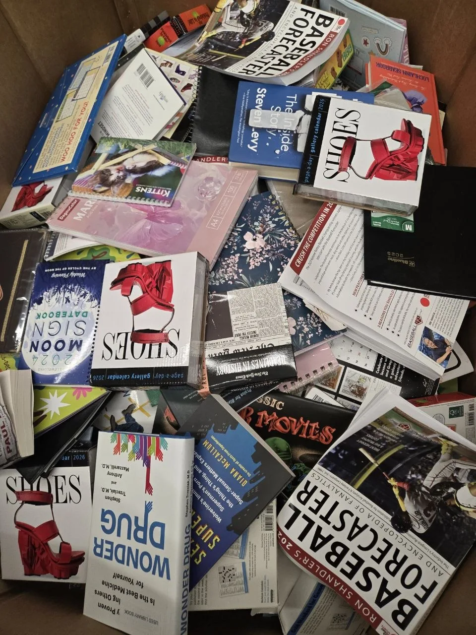AMZ Books — wholesale liquidation pallet photo