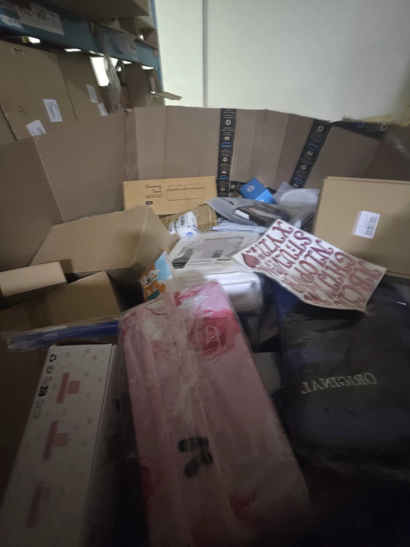 AMZ 6ft bin Store FC — wholesale liquidation pallet photo
