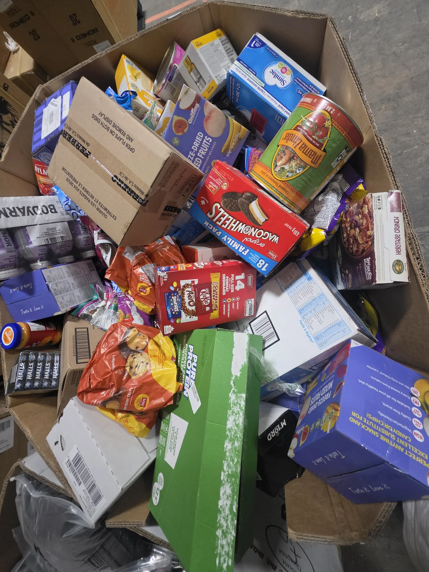 AMZ Mixed Snacks & Grocery — wholesale liquidation pallet photo