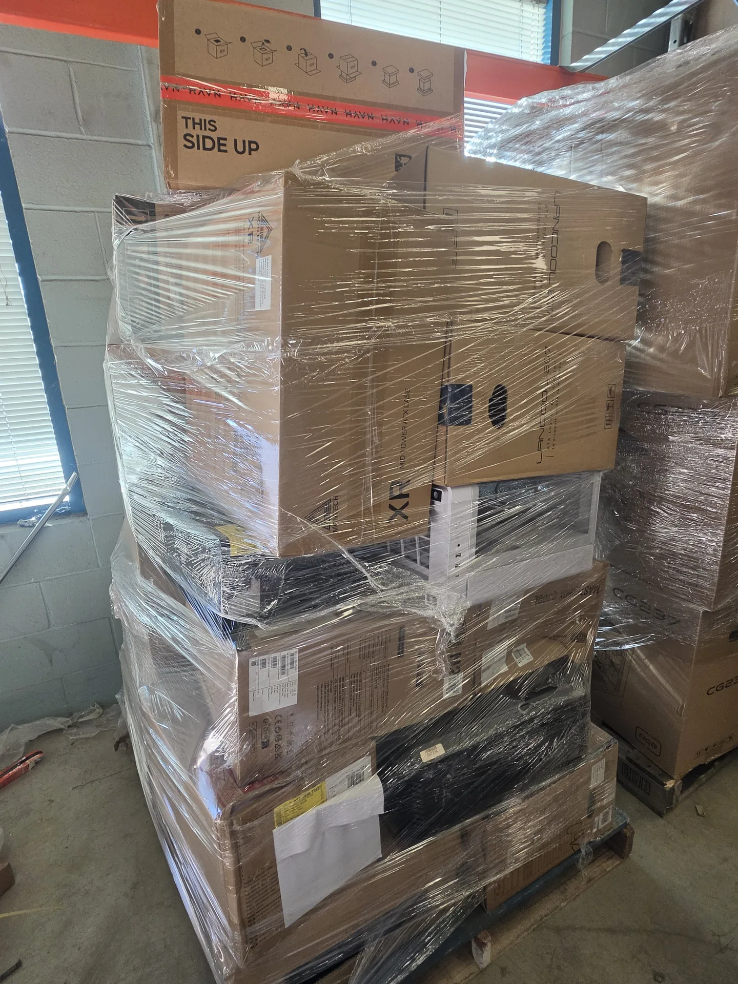 Assorted PC Towers (Brand Name) — wholesale liquidation pallet photo