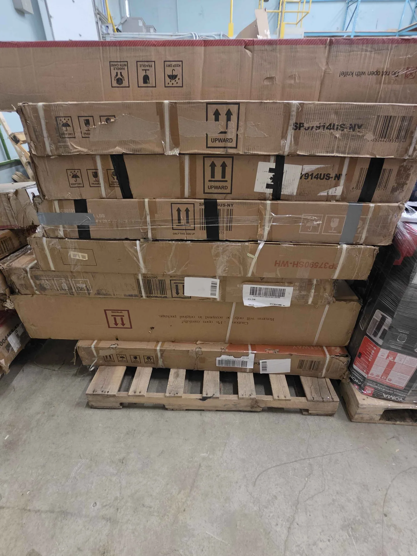 Costway Bulk — wholesale liquidation pallet photo